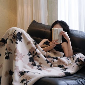 High-End Retro Style Class a Maternity and Infant Blanket, Autumn and Winter Sofa Blanket, Travel Blanket, Machine Washable Without Deformation