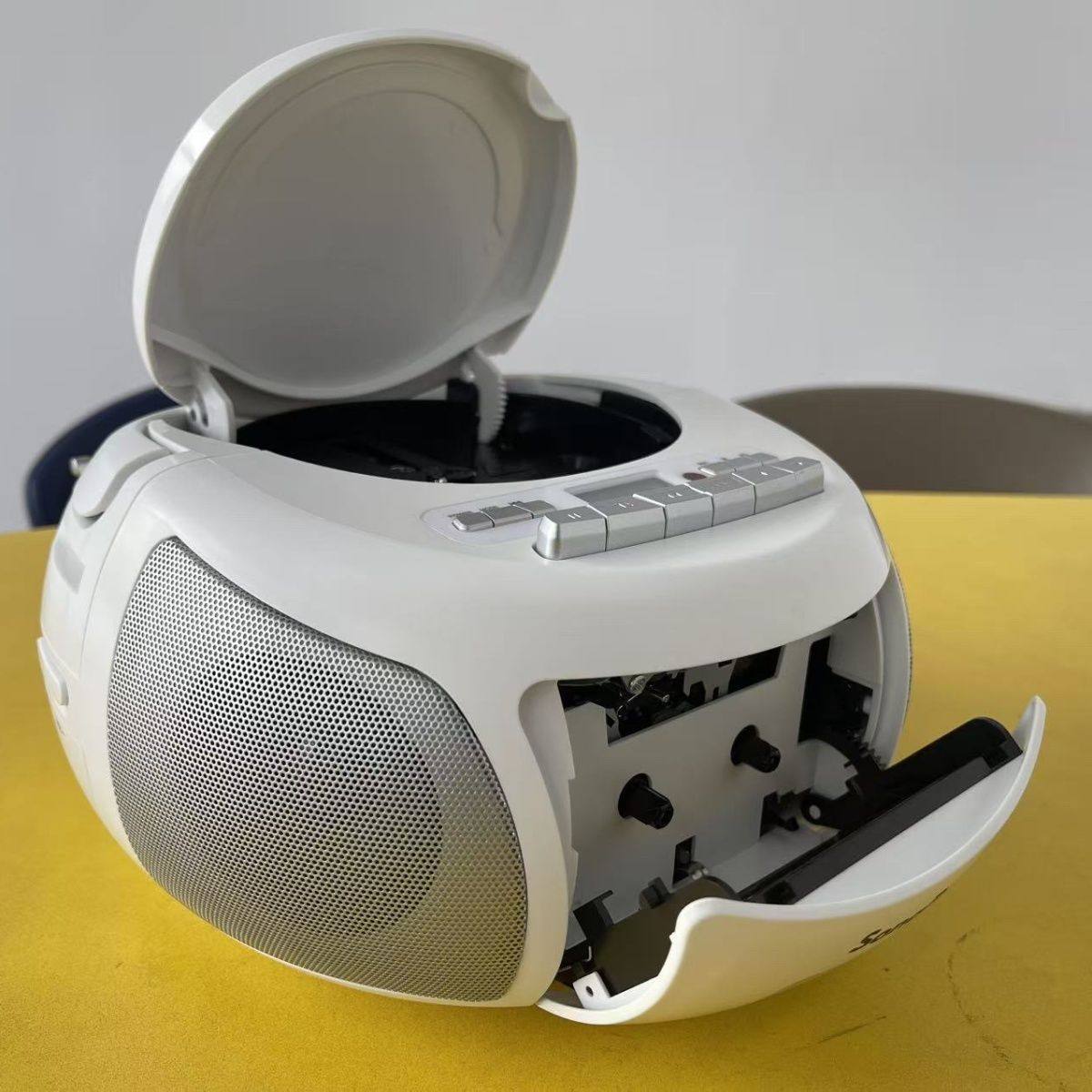 Brand New Cd Player, Tape, USB Flash Drive, Bluetooth, Radio, Multi-Function All-In-One Audio