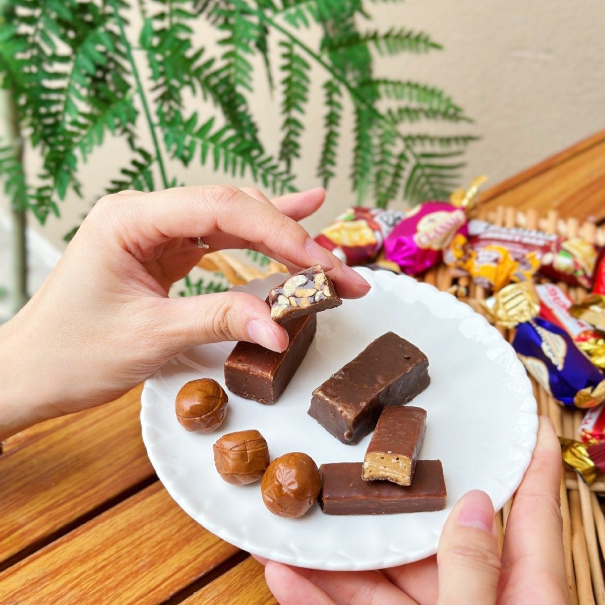 Colorful Mixed Candy 400g Casual Snacks, Sweet and Sour Wedding Candy, Individually Packaged Holiday Photo Props