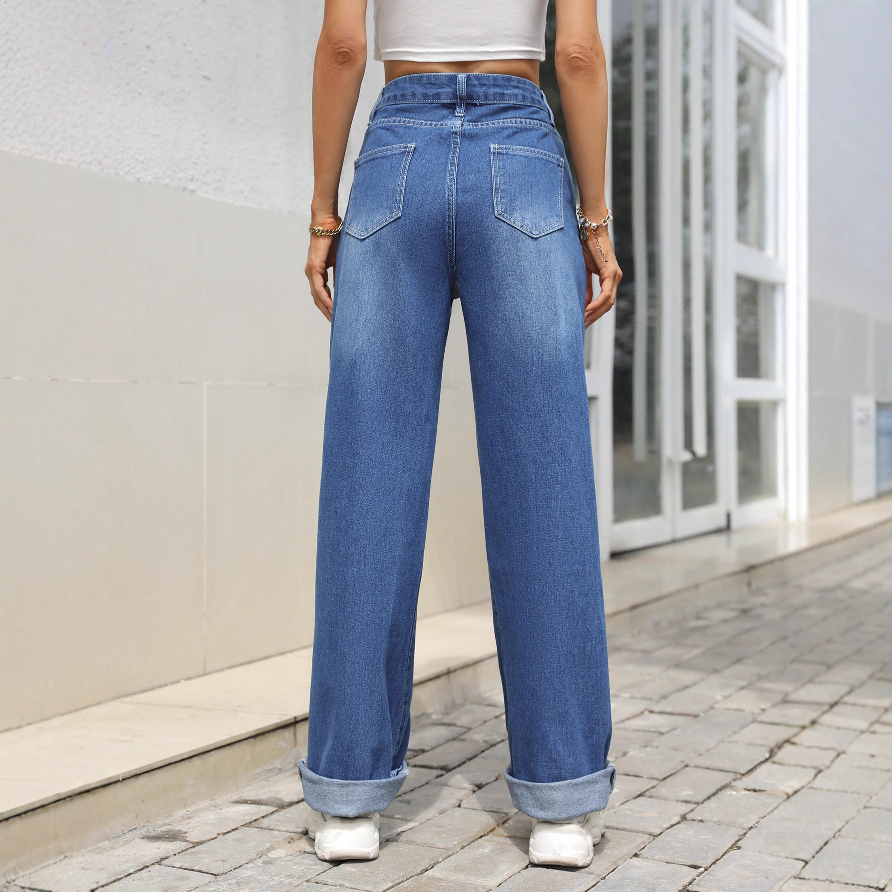 Casual Straight Leg Denim Jeans Versatile Comfortable Stylish Everyday Wear Wholesale Available