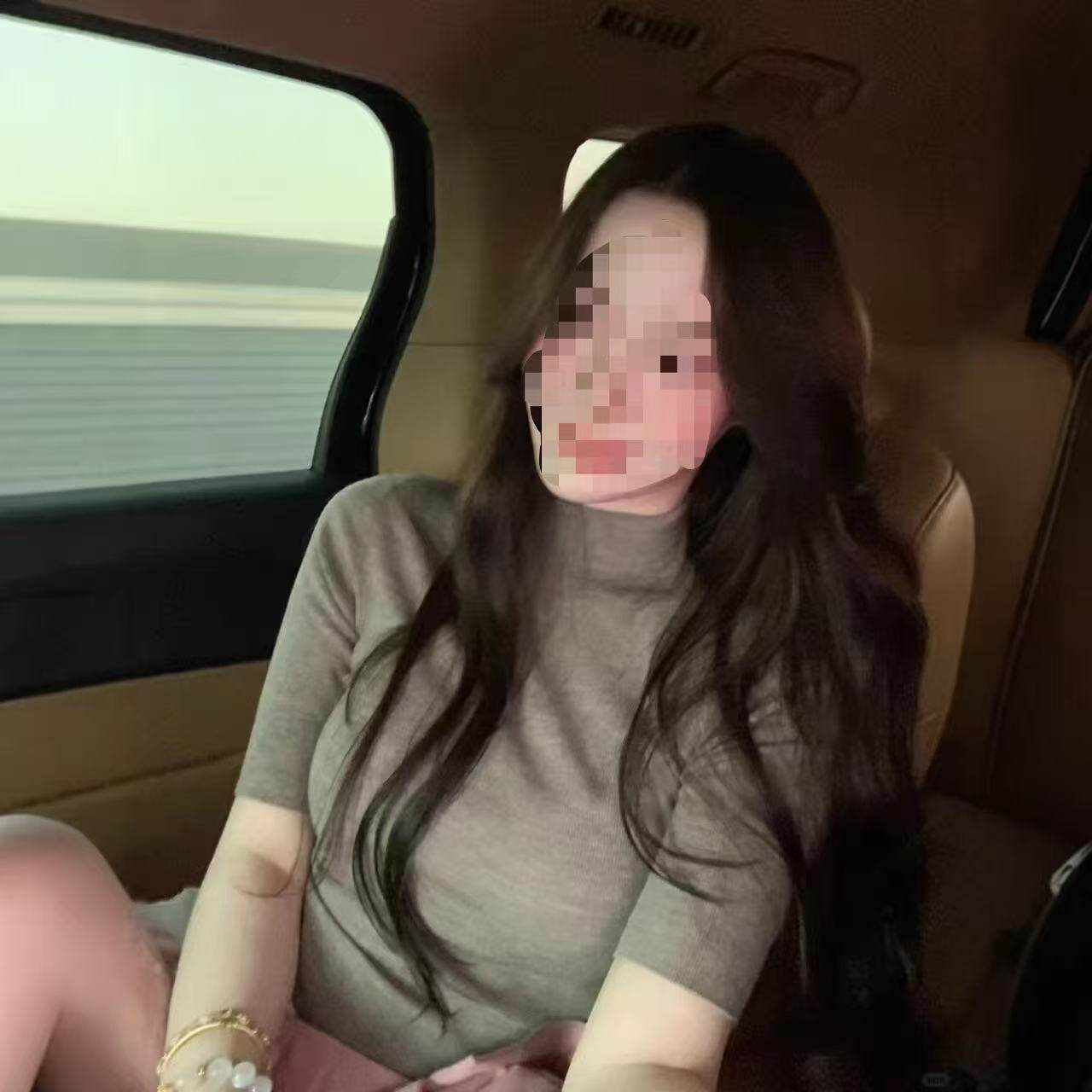 Ashmi เสื้อเชิ้ตตัวในแขนยาว 5 ส่วน คอครึ่งสูง ผ้าริบ ทรงสลิมฟิต สีพื้น ดูมีสไตล์ สำหรับผู้หญิง