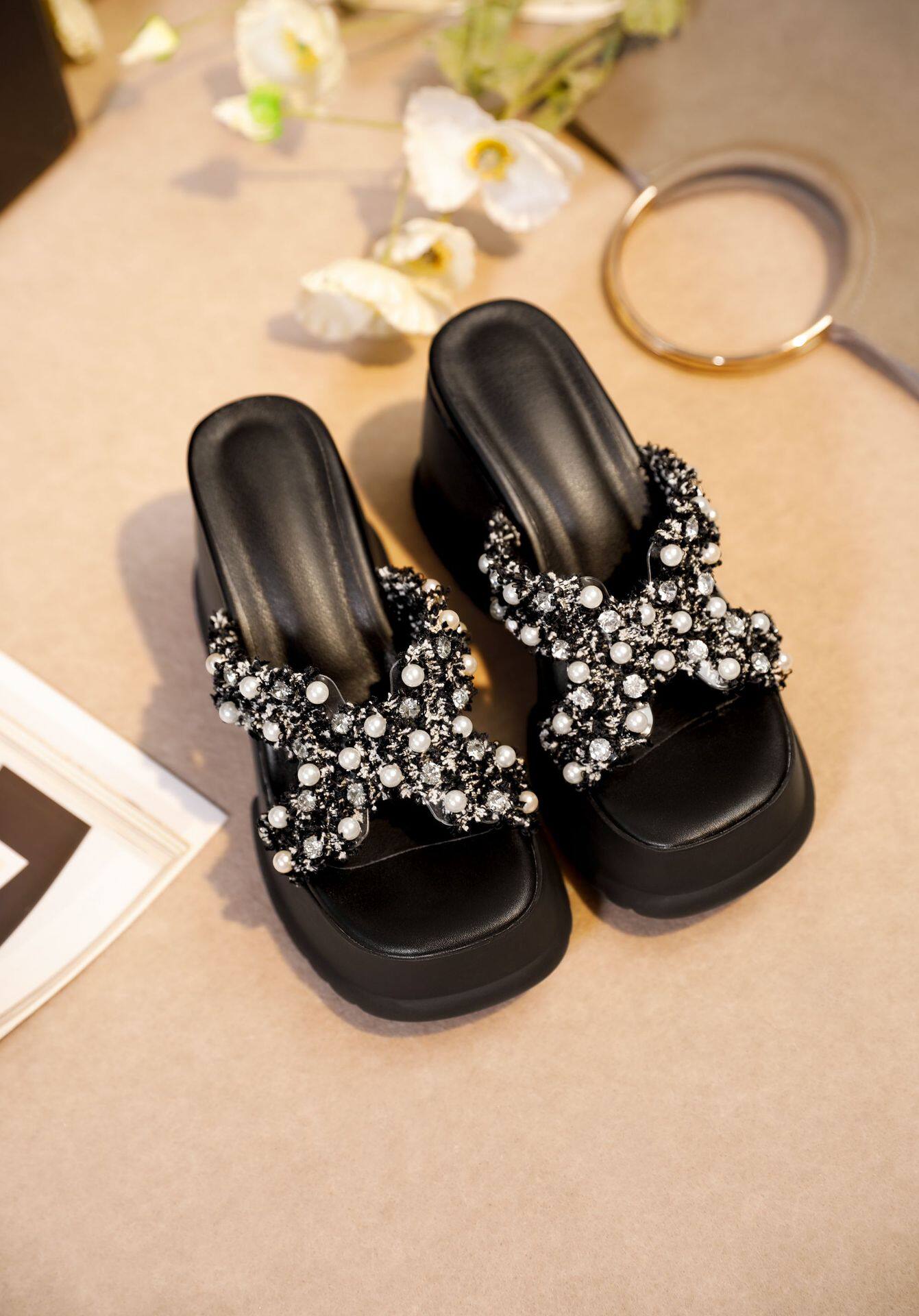 Dép sandal nữ quai chữ V đơn giản phong cách Chanel 2023 — Đen, Hồng, Trắng chi tiết 25