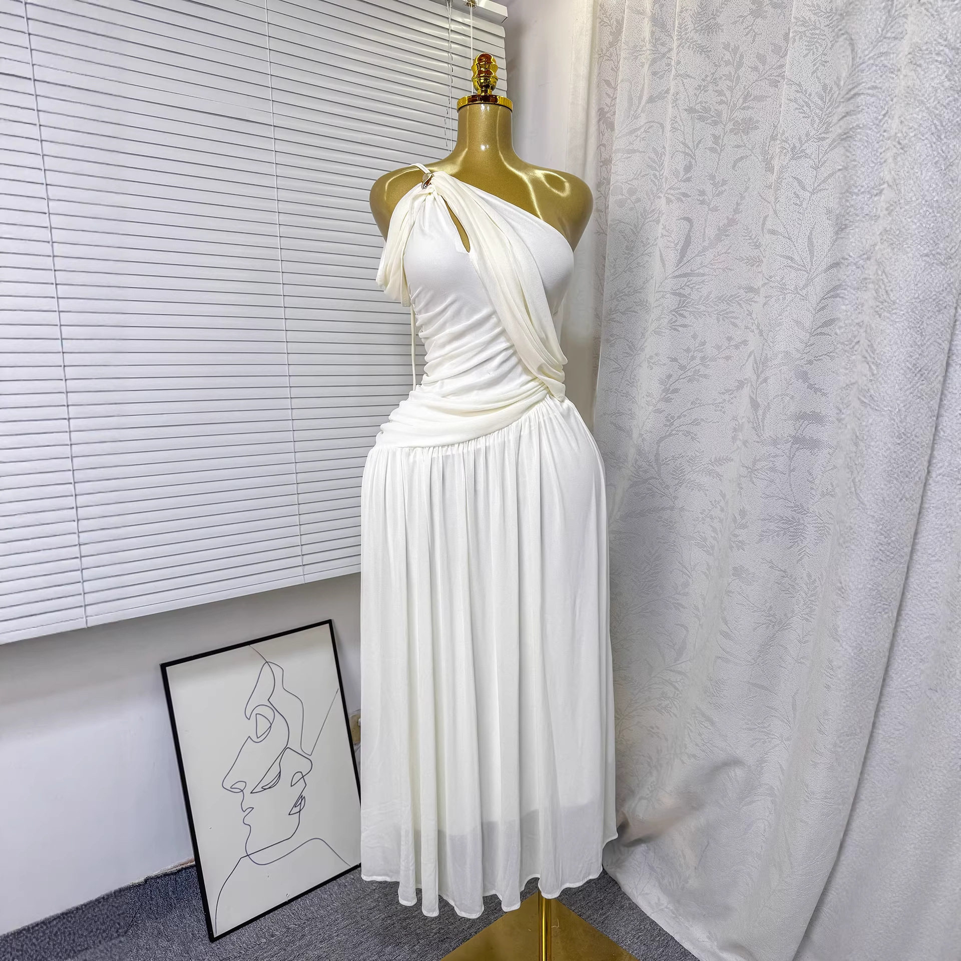 Summer Off Shoulder Twist Knot Maxi Dress Elegant Design Sexy Silhouette Comfortable Fabric Perfect for Parties and