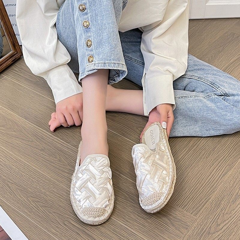 2024 Summer New Style Woven Flat Fisherman Shoes Female Student Half-drag One-step Lazy Shoes Casual Toe-toe Drag