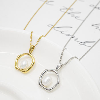 Natural Pearl irregular circle pendant necklace titanium steel non-fading fashion luxury temperament clavicle chain wholesale