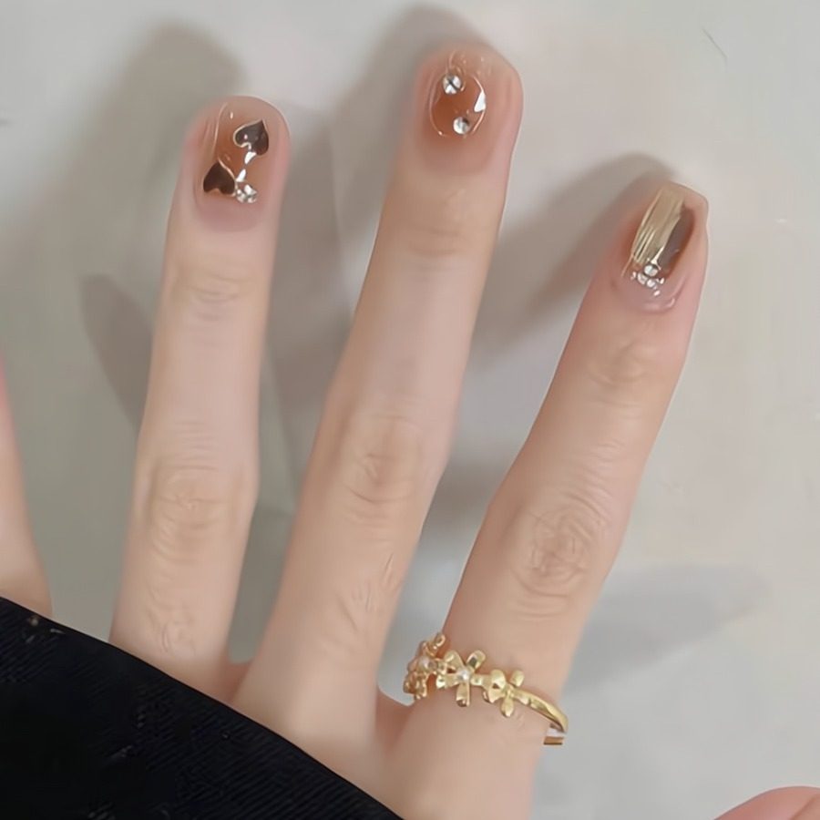 Fairy and desired autumn and winter chestnut nail patch ins wear nail finished product white handmade short fake nail patch