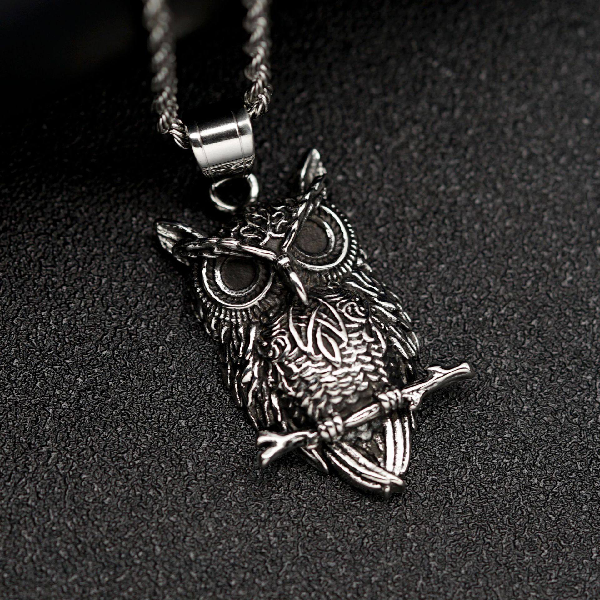 Europe and the United States cross-border hot retro cute pet owl titanium steel pendant personality titanium steel necklace accessories manufacturers wholesale
