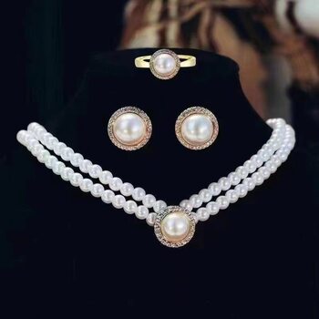 Retro elegant pearl necklace Hepburn style elegant versatile French short clavicle chain summer simple accessories for women