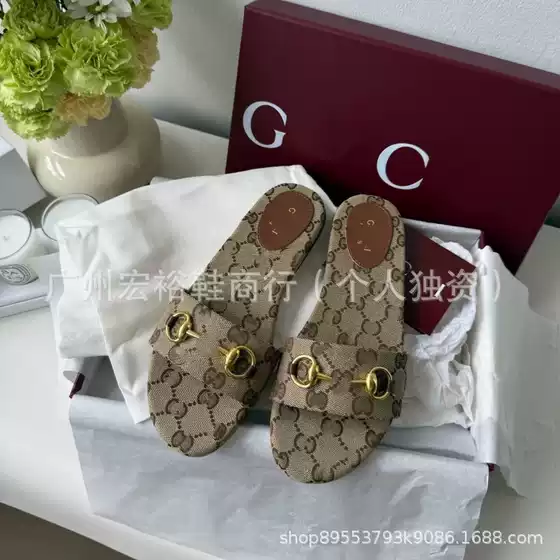 2026 New Model g Brand Horsebit Flat Sandals for Women, Monogrammed Flat Slippers, Fashionable Versatile Outdoor Sandals, Cross-Border