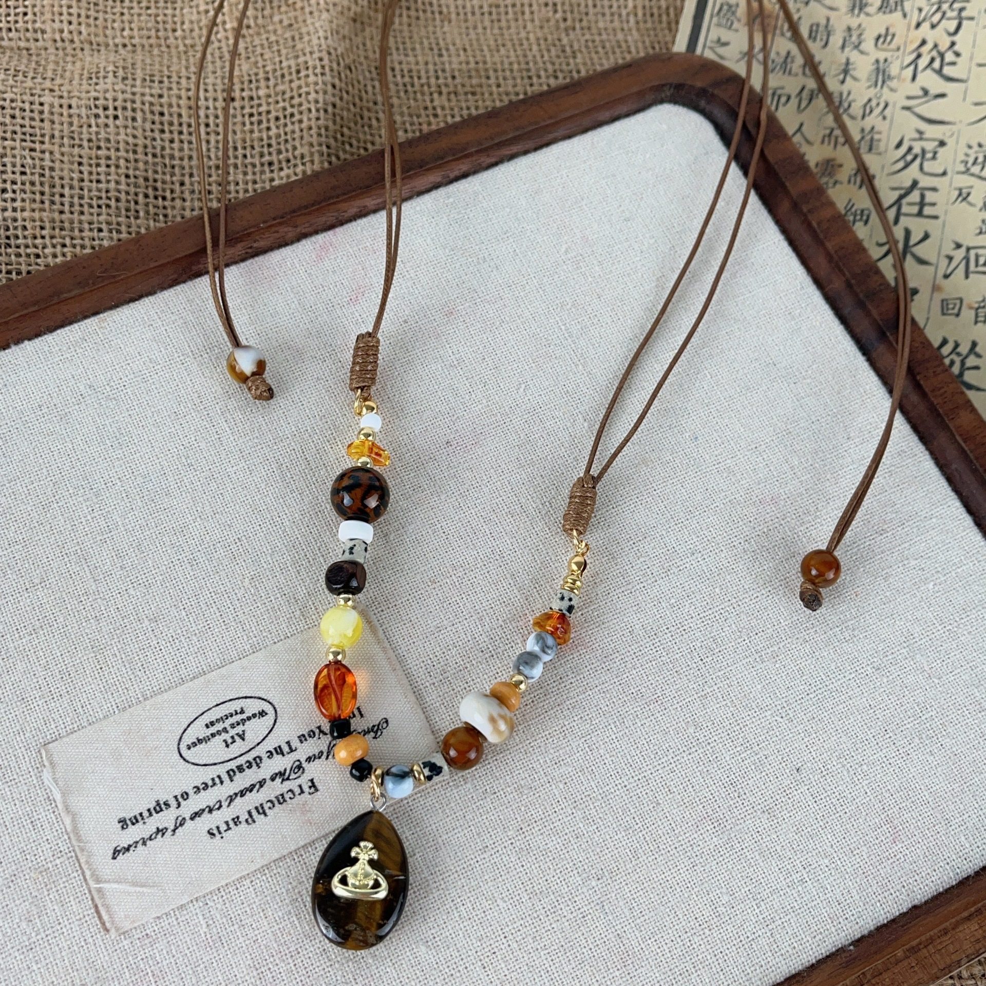 European and American Maillard Style Retro Queen Mother Saturn Long Necklace Niche Design Accessible Luxury Clavicle Chain Accessories for Women