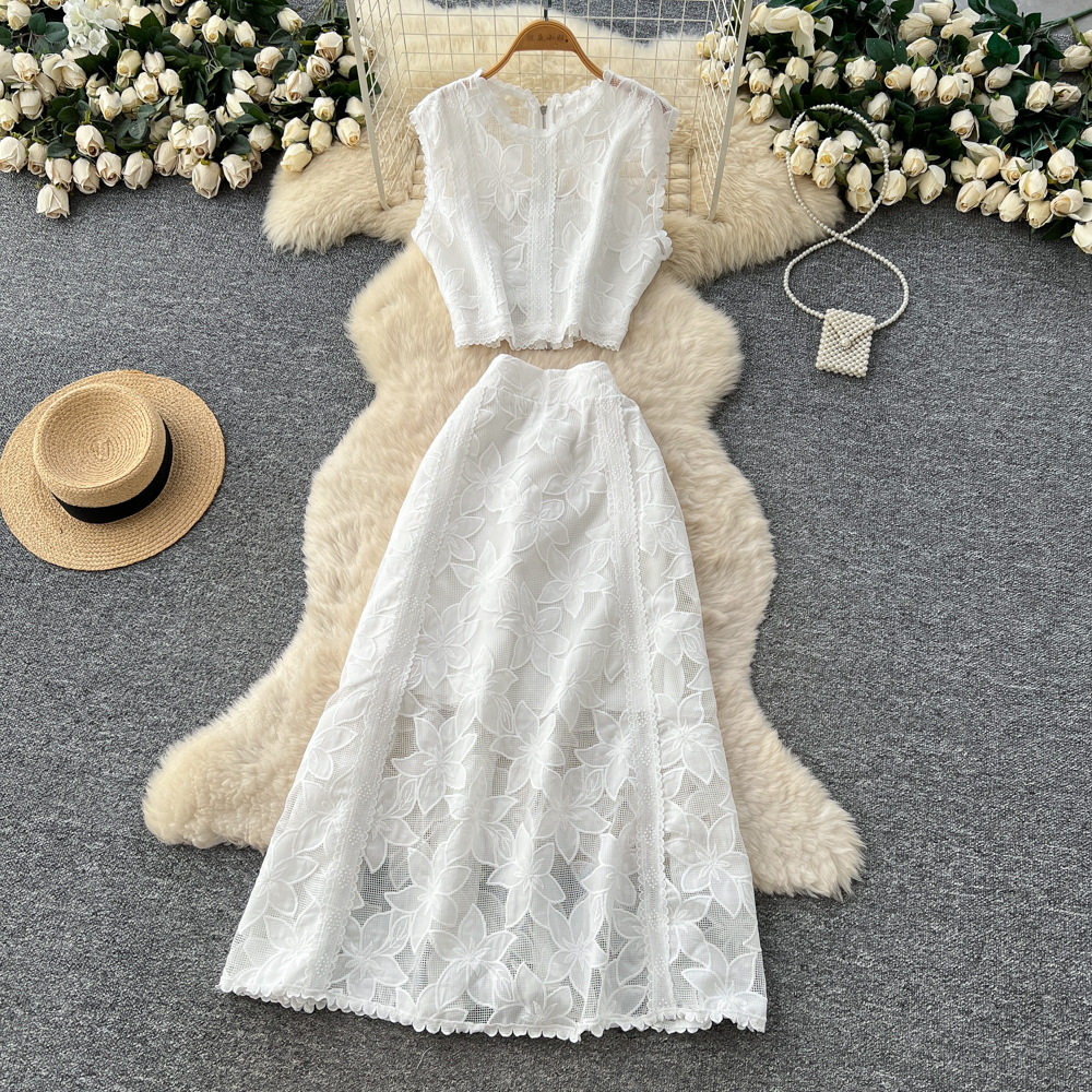 French Style Autumn Outfit Elegant Sleeveless Lace Embroidered Top with High Waisted Skirt Set Perfect for Casual or