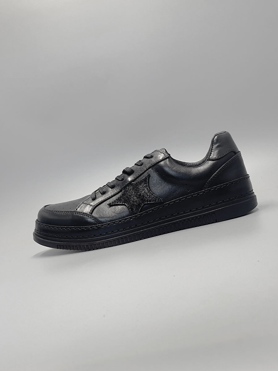 Giày sneaker da bò nam màu trơn cổ điển đơn giản — Màu đen, Màu cà phê