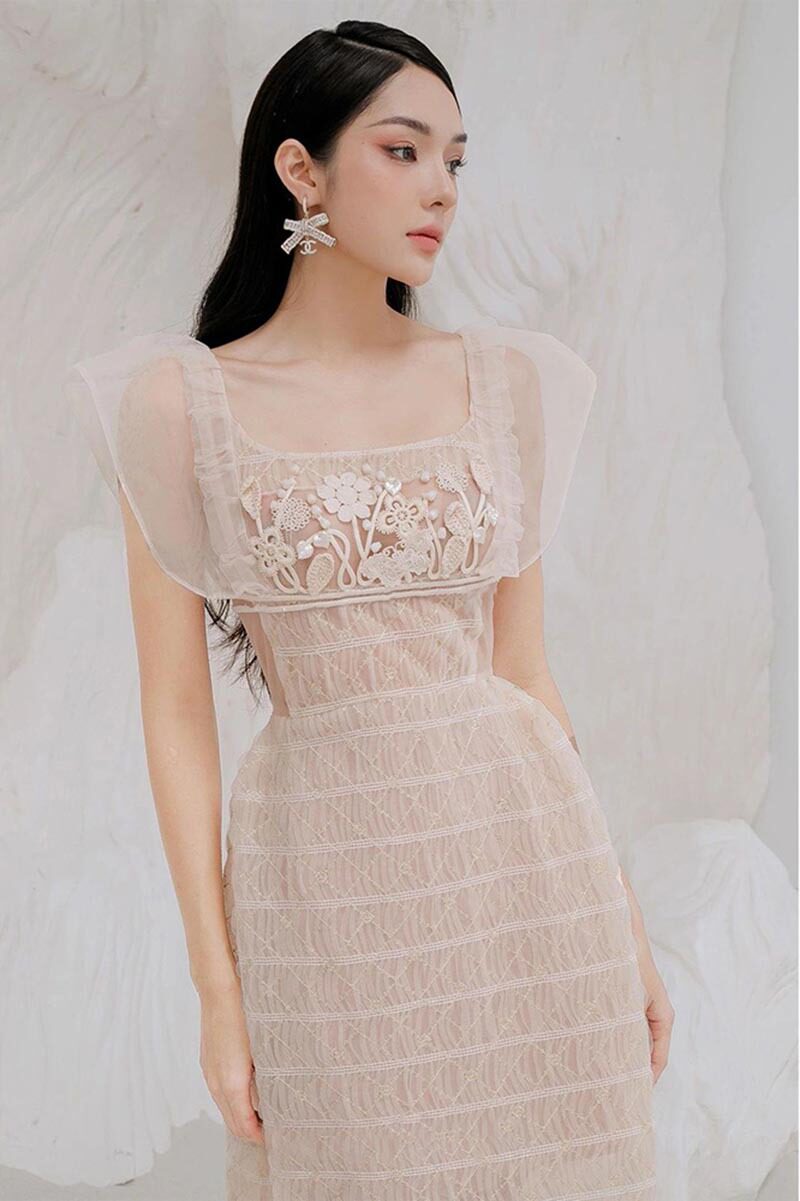 Đầm maxi nữ thắt eo tay cánh bướm thêu ren mềm mại — Trường An chi tiết 3