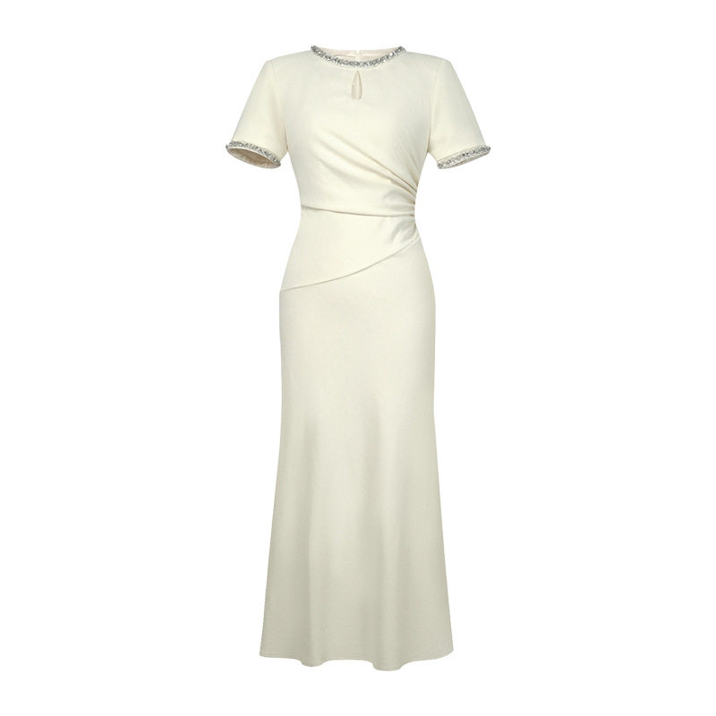 Đầm dự tiệc trắng tay ngắn cổ tròn chất liệu polyester phối visco, form ôm body, thiết kế nhăn tinh tế, phù hợp mùa hè 2025 — [Màu hồng đào]