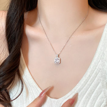 Small Square Diamond Necklace for Women, Niche Design, Light Luxury, Simple Clavicle Chain, High-End Style, Internet Celebrity Minimalist Style