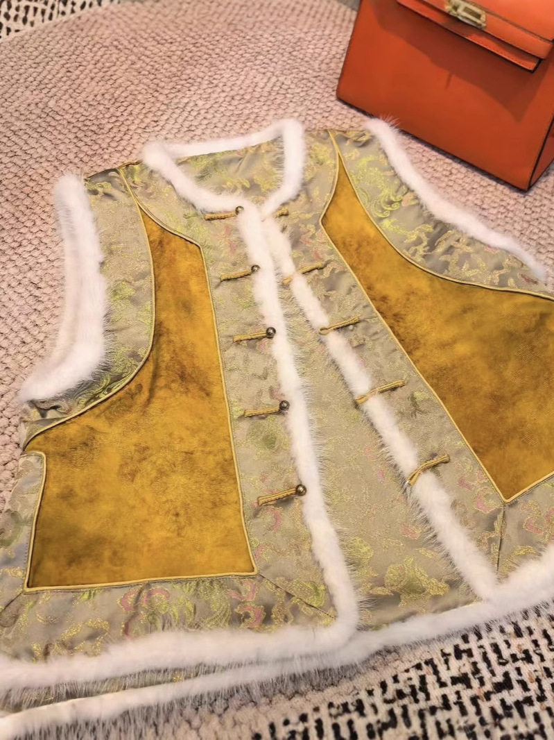New Chinoiserie Mink Fur Stitching Round Neck Yellow Noble Versatile Vest Top for Women 2024 Autumn and Winter Style