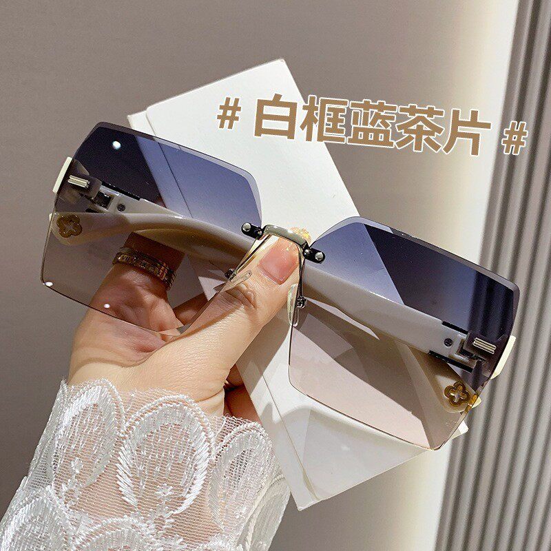 梅の花風【白実脚】