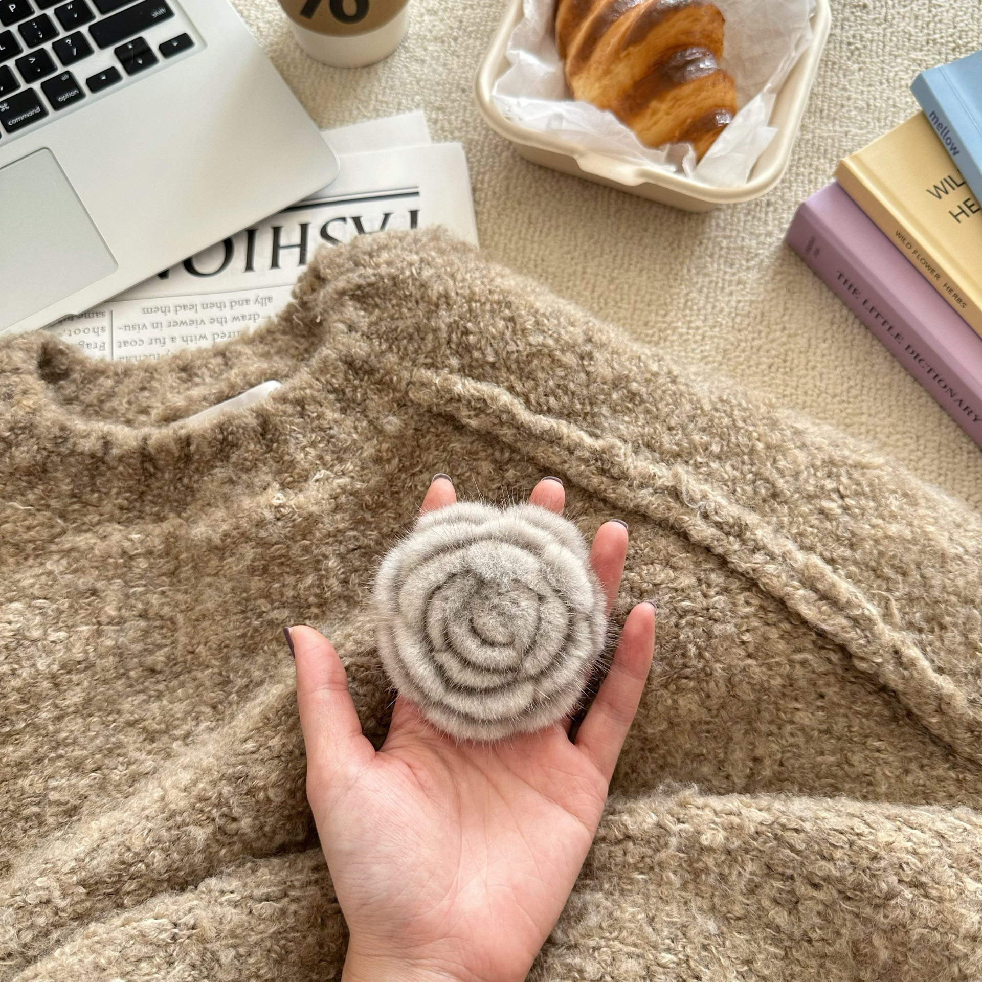 Korean-style autumn and winter mink hair rose brooch temperament all-match collar pin clothes scarf accessories sweater coat pin