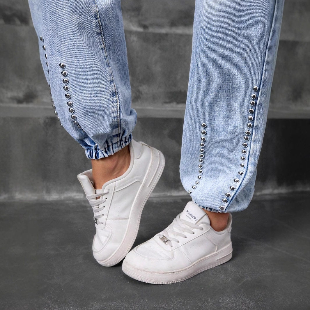 Casual Denim Pants for Women Beaded Detail Versatile Style Comfortable Fit Perfect for Everyday Wear Wholesale