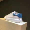 Top version [big blue tail diamond]