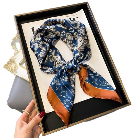 Zhang Ruonan Scarf Women's Spring and Summer 2025 New Fashion Retro Accessories Scarf Neck High-end Small Square Scarf