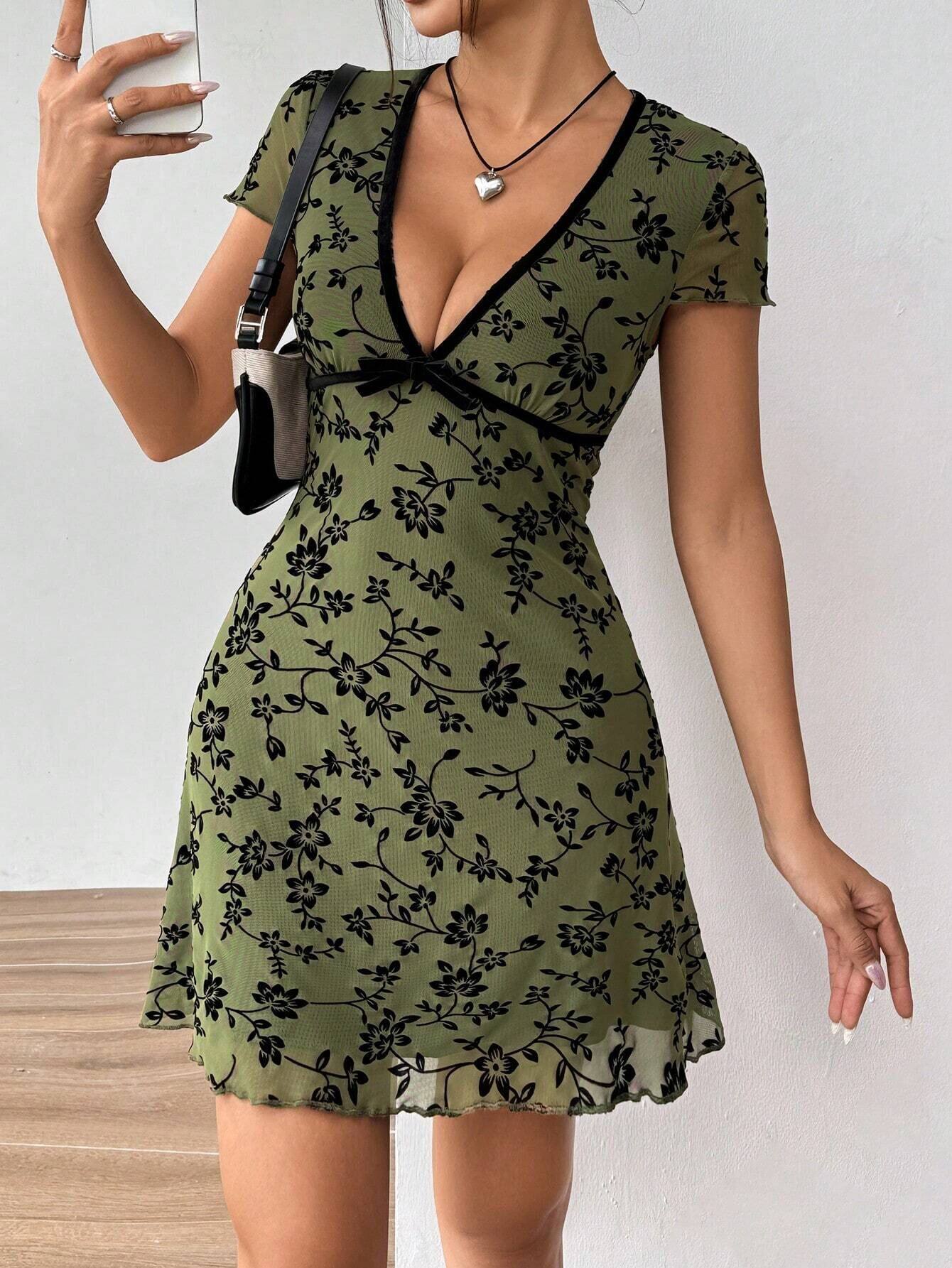 women's sexy floral embroidered V-neck color contrasting edge A-line skirt