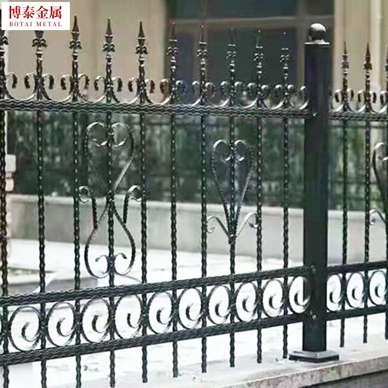 山东厂家铁艺栏杆护栏 小区学校大院用铸铁锌钢护栏 - 图0