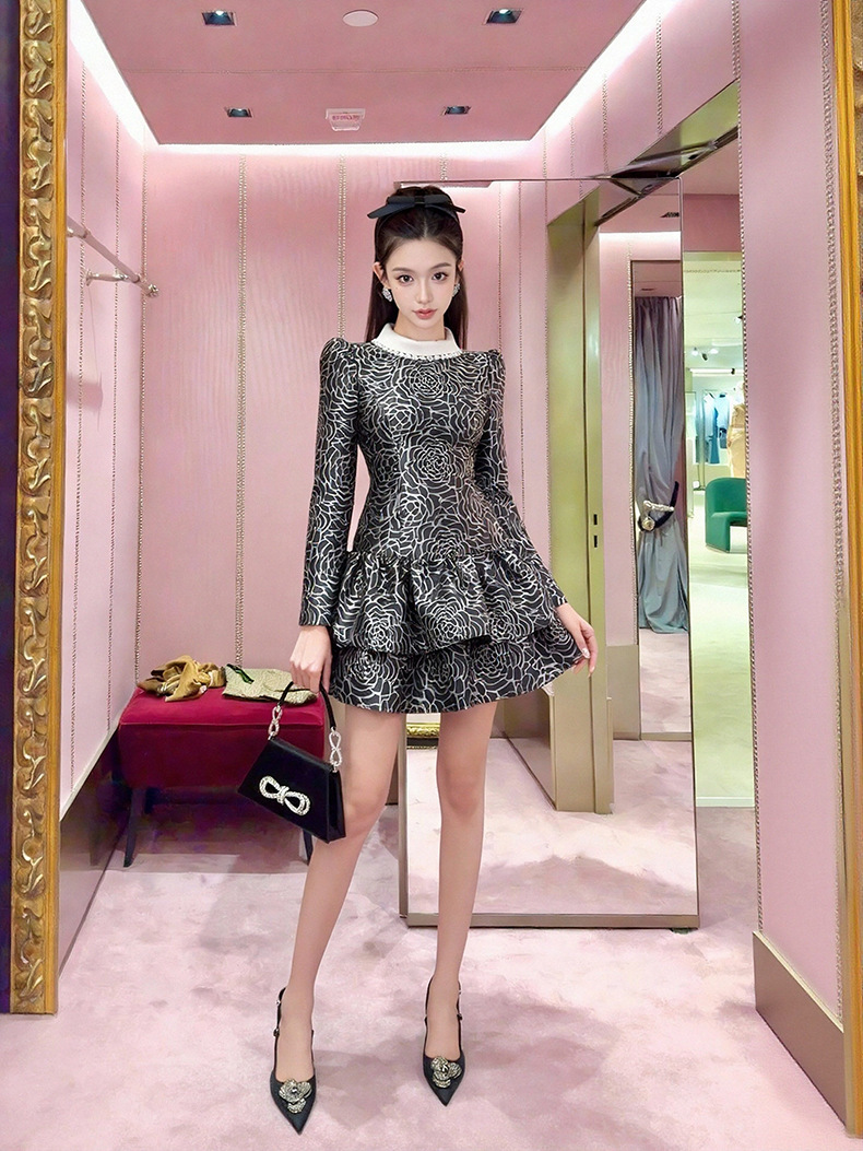 Đầm liền nữ cổ tròn đính đá chiết eo dáng xòe phong cách tiểu thư cổ điển — màu đen
