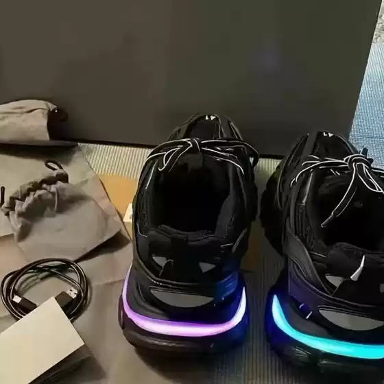 Original Foreign Trade Paris Third Generation 3.0 Dad Shoes with Lights, Unisex Thick-Soled Versatile Couple's Led Light Shoes