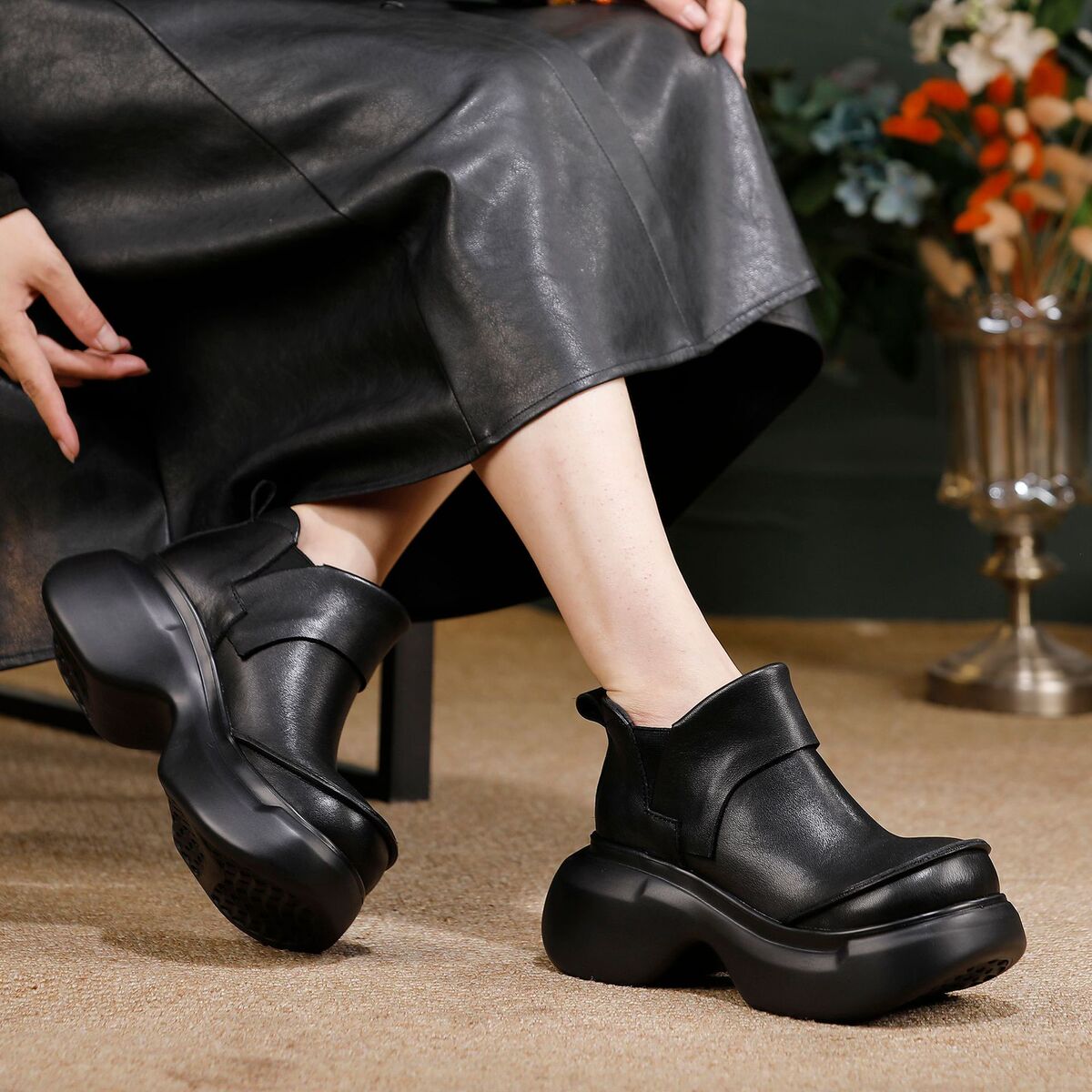 Boot nữ cổ ngắn da bò thật đế dày tăng chiều cao — màu đen, Màu nâu