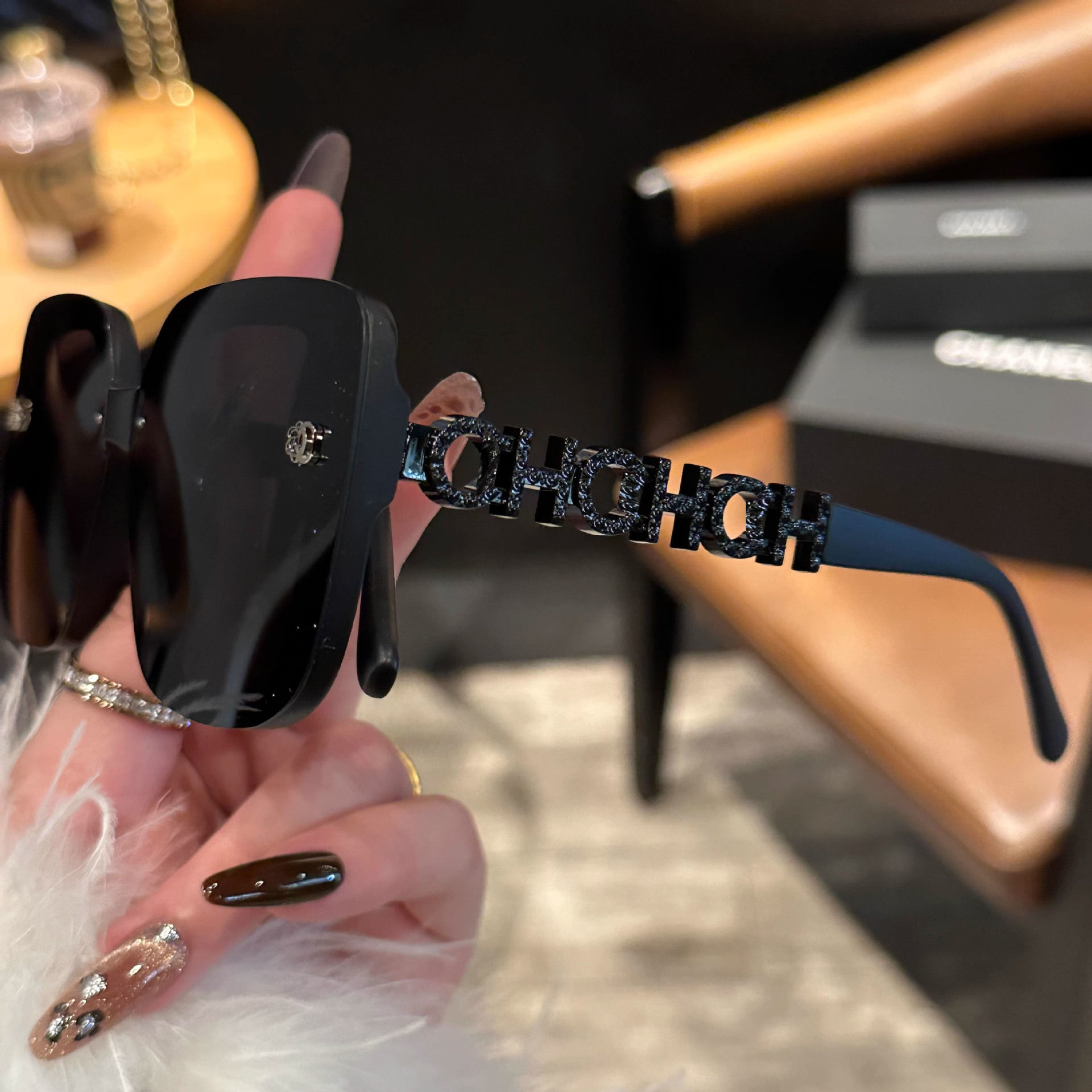 ブリリアントブラック