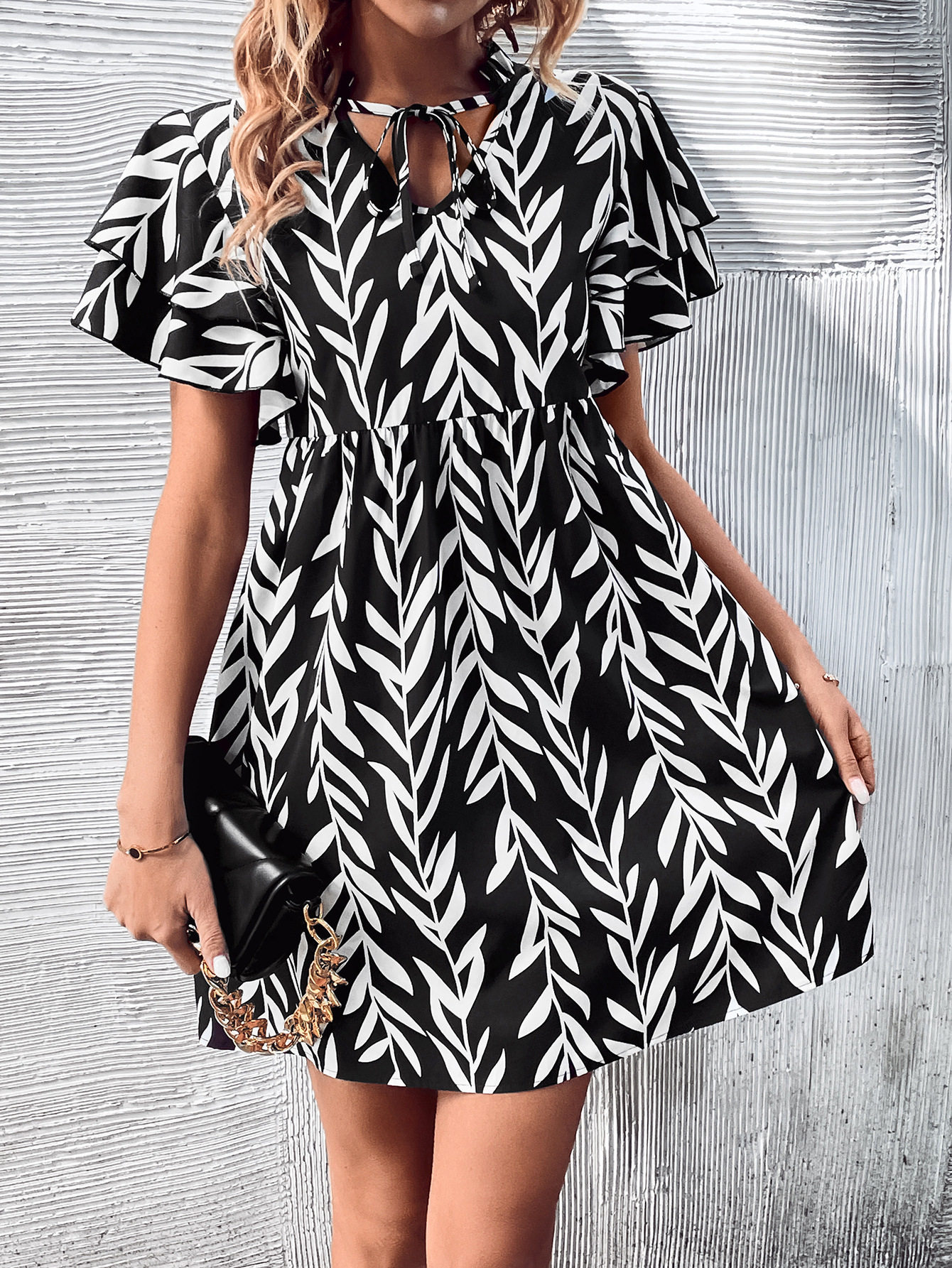 V Neck Floral Print High Waisted Dress Elegant Design Comfortable Fabric Perfect for Summer Events Wholesale Available