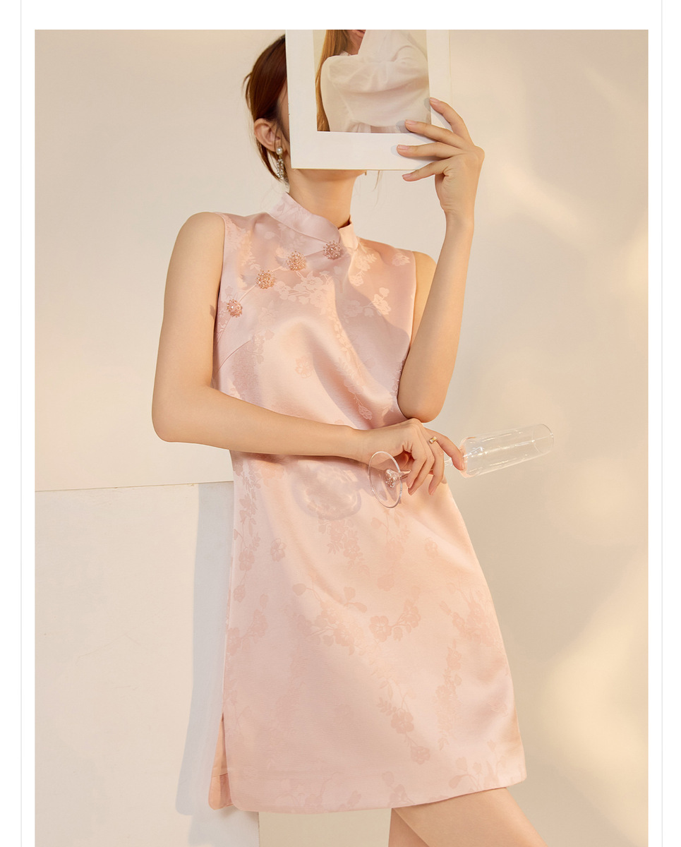 Đầm chữ A nữ cổ đứng thêu hoa cao cấp dáng suông — Phấn phủ Peach Mist (giao hàng trong 7 ngày)