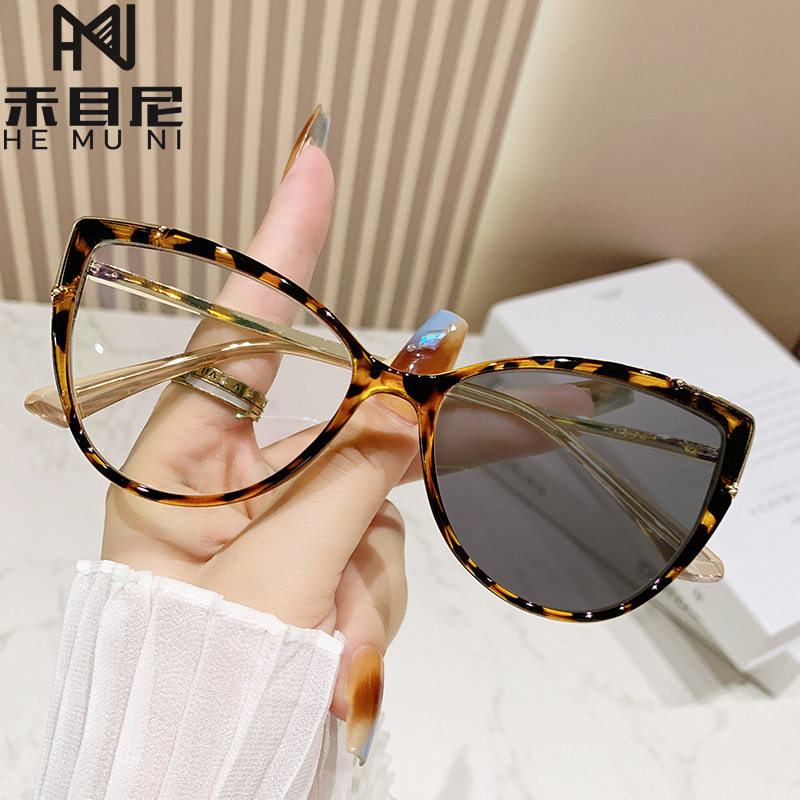 Glasses Frame European and American Explosions TR90 Anti-blue Light Flat Mirror Fashion Fashion Personalized Cat's Eye Plain All-match Color-changing Mirror