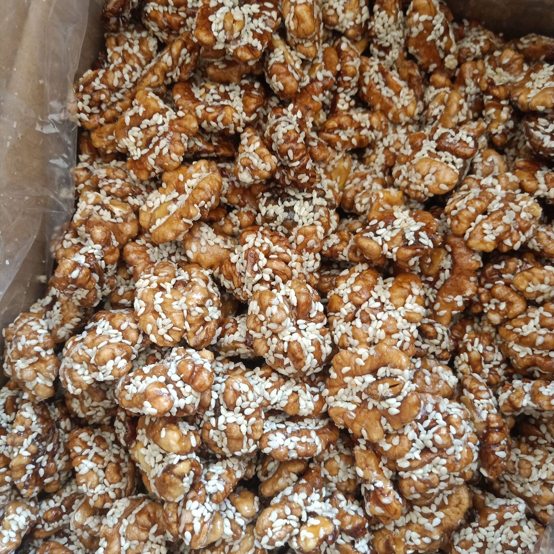 New Amber walnut kernel honey sesame sweet walnut kernel 500g bag one-piece delivery large quantity Congyou