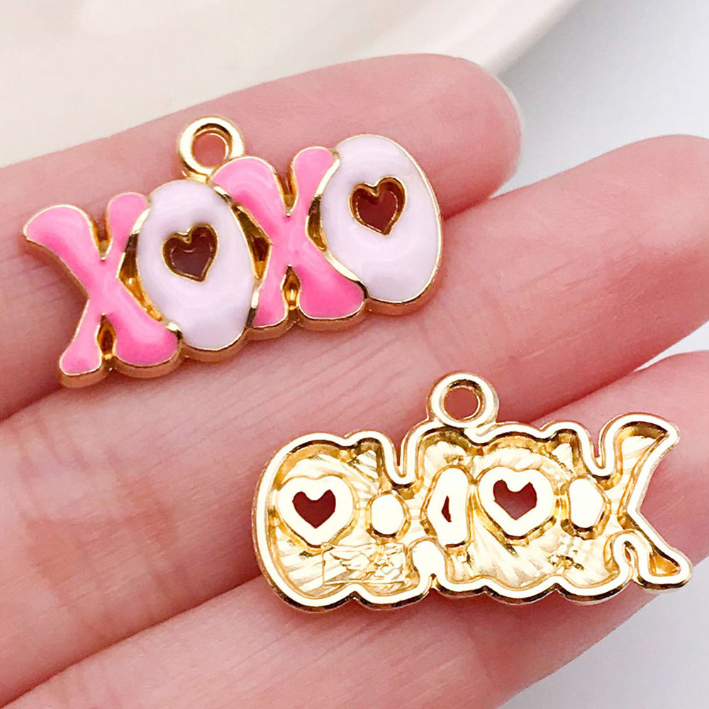 混50个红粉爱心桃心饰品配件 diy手链钥匙扣项链吊坠合金滴油挂件