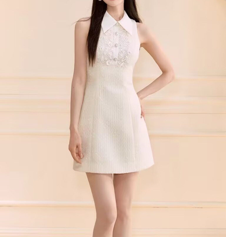 Đầm maxi nữ thắt eo ren không tay cổ polo A-line — Xăng-đan chi tiết 2