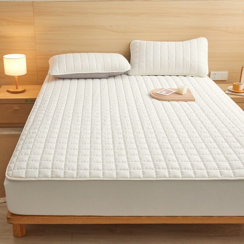 Bed Protector Soy Fiber Quilted Waterproof Urine Barrier Hotel Rental Room Mattress Protector Wholesale Waterproof and Stain-Proof