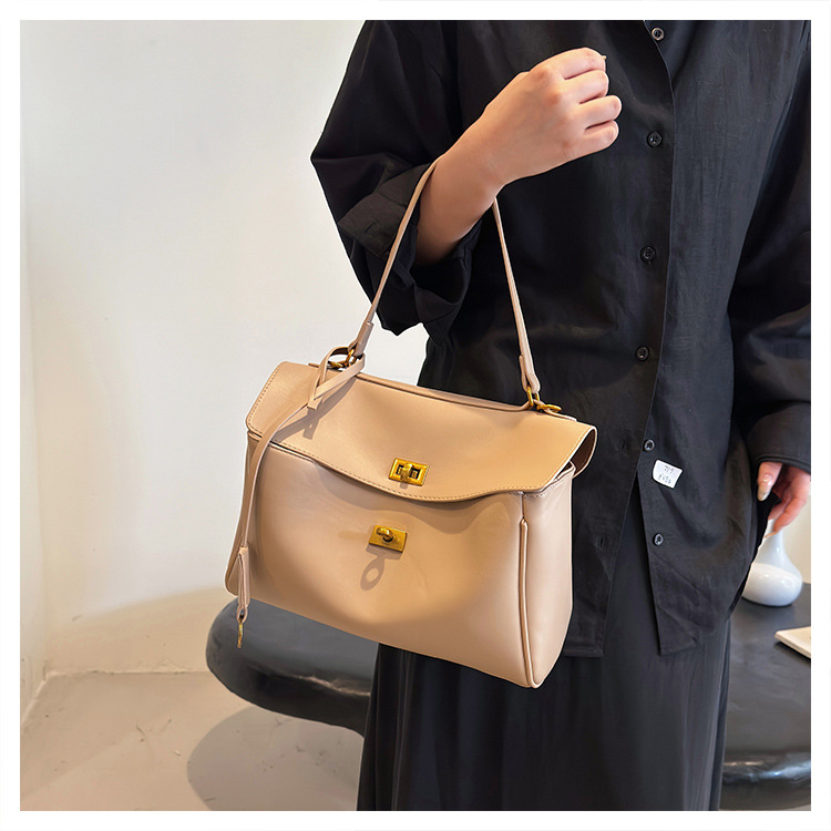 O1CN01s2aM7l2DKjZReYIZ7 !!2217723298591 0 cib