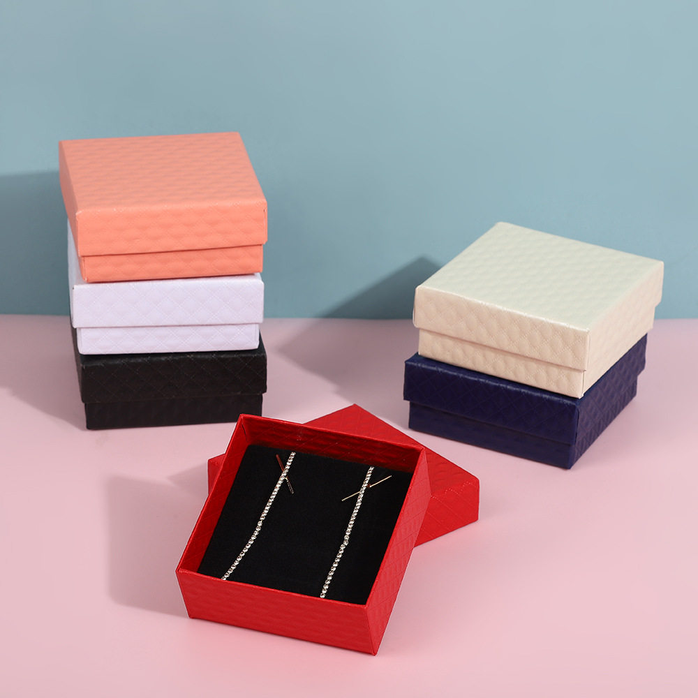 Jewelry box wholesale diamond pattern jewelry packaging box silver necklace box ring earrings storage box factory direct sales