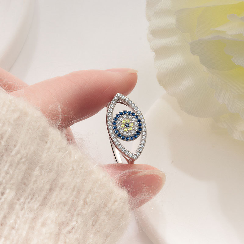 欧美跨境新款恶魔之眼爱心戒指女镶钻滴胶轻奢设计感指环现货批发