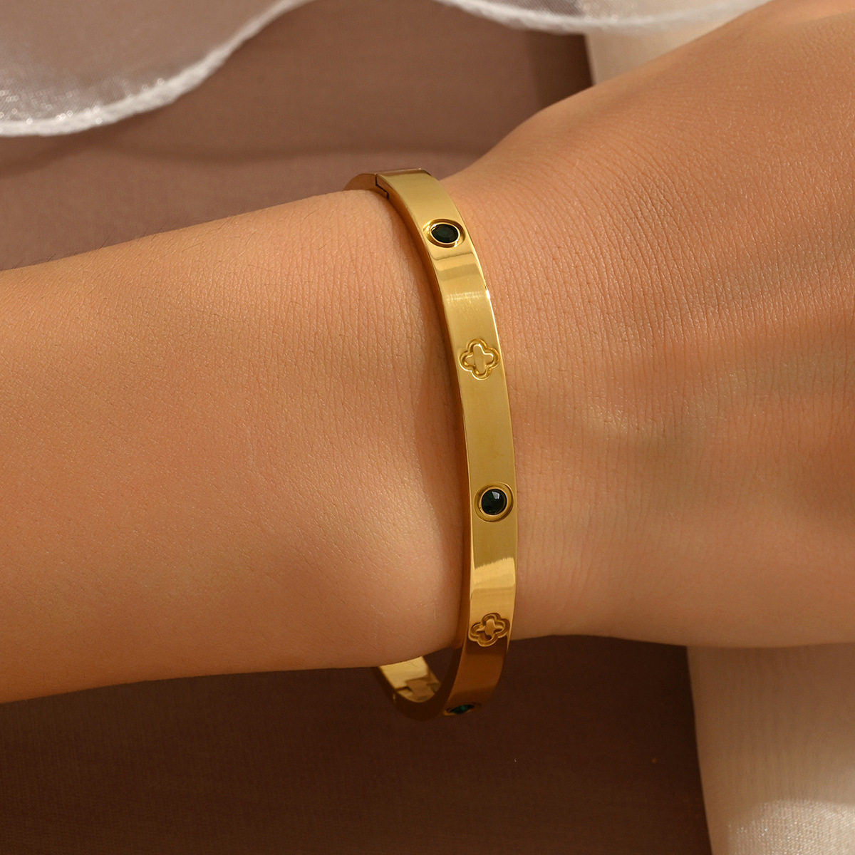 欧美热卖时尚不锈钢金色手镯不易褪色18K不锈钢首饰gold bangles