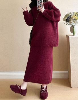 New Autumn and Winter New Year's Festive Thickeneded Lazy Style Suit New Loose Buttoned Sweater + Skirt Two-Piece Set