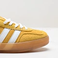 Yellow White HQ8716