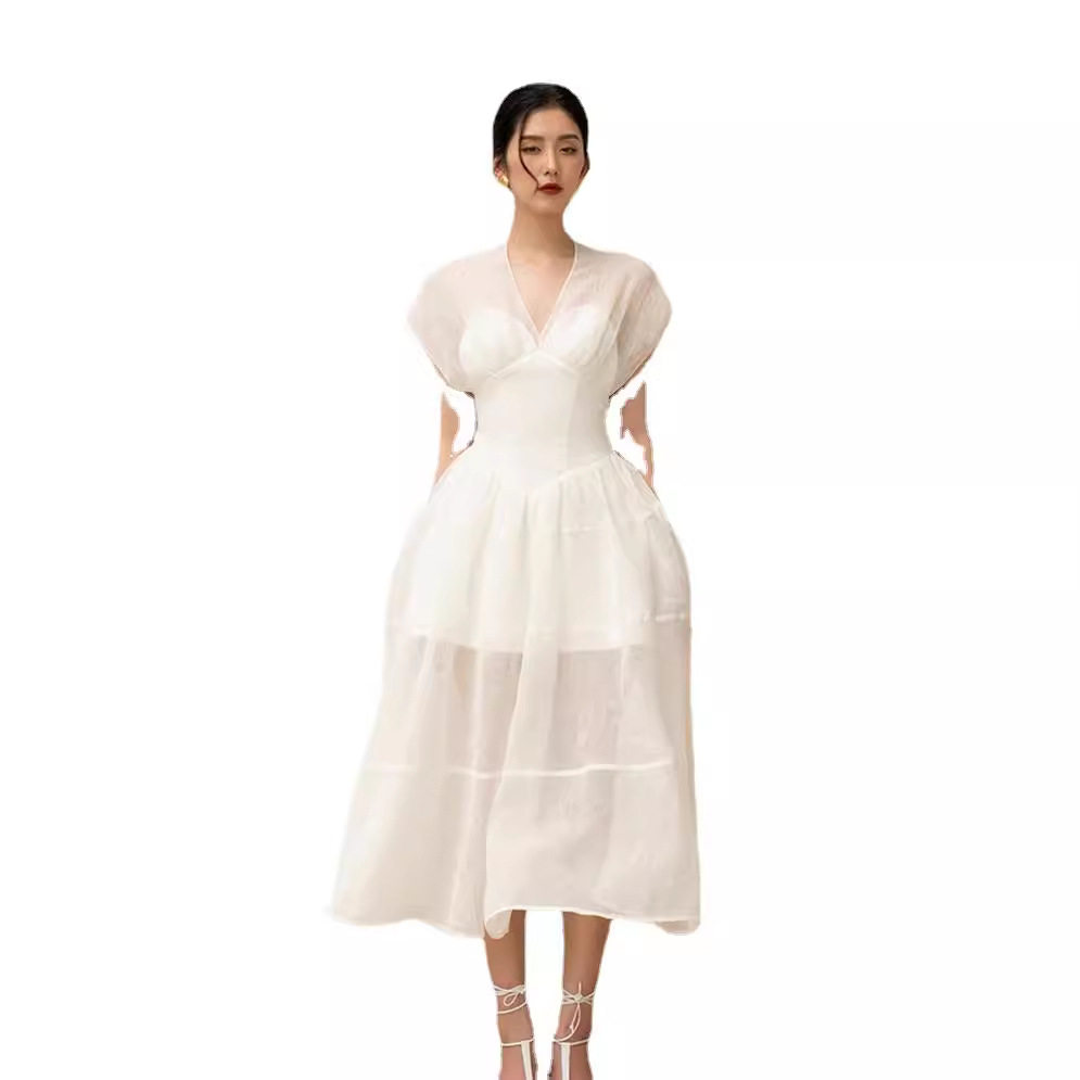 Áo croptop nữ tay raglan cổ chữ V kết hợp chân váy chữ A midi cạp cao — Trắng, Đen