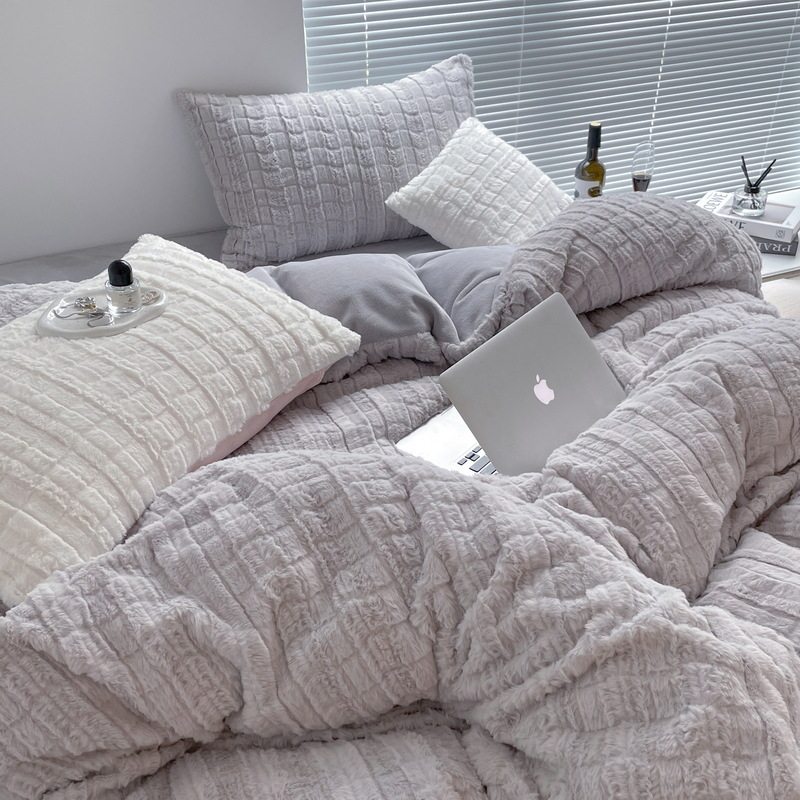 Minimal home, wrasse rabbit velvet class a princess wind cut flower three-dimensional four-piece set thickened fast warm milk velvet 4-piece set winter