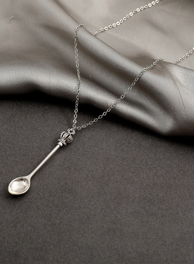 Ladies Minimalist Crown Spoon Pendant Necklace女士个性项链潮