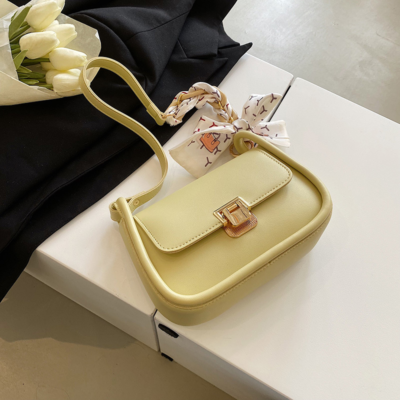 This year Popular Small Bags Handbags 2022New Summer Oblique Satchel Advanced Sense Burst Model ins Small Party Pack  今年流行小包包女包2022新款夏天斜挎包高级感爆款ins单肩小方包 This year Popular Small Bags Handbags 2022New Summer Oblique Satchel Advanced Sense Burst Model ins Small Party Pack 