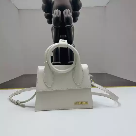 jacquemus New Medium French Fashion All-match Hand-held Shoulder Crossbody High-grade Small Square Bag