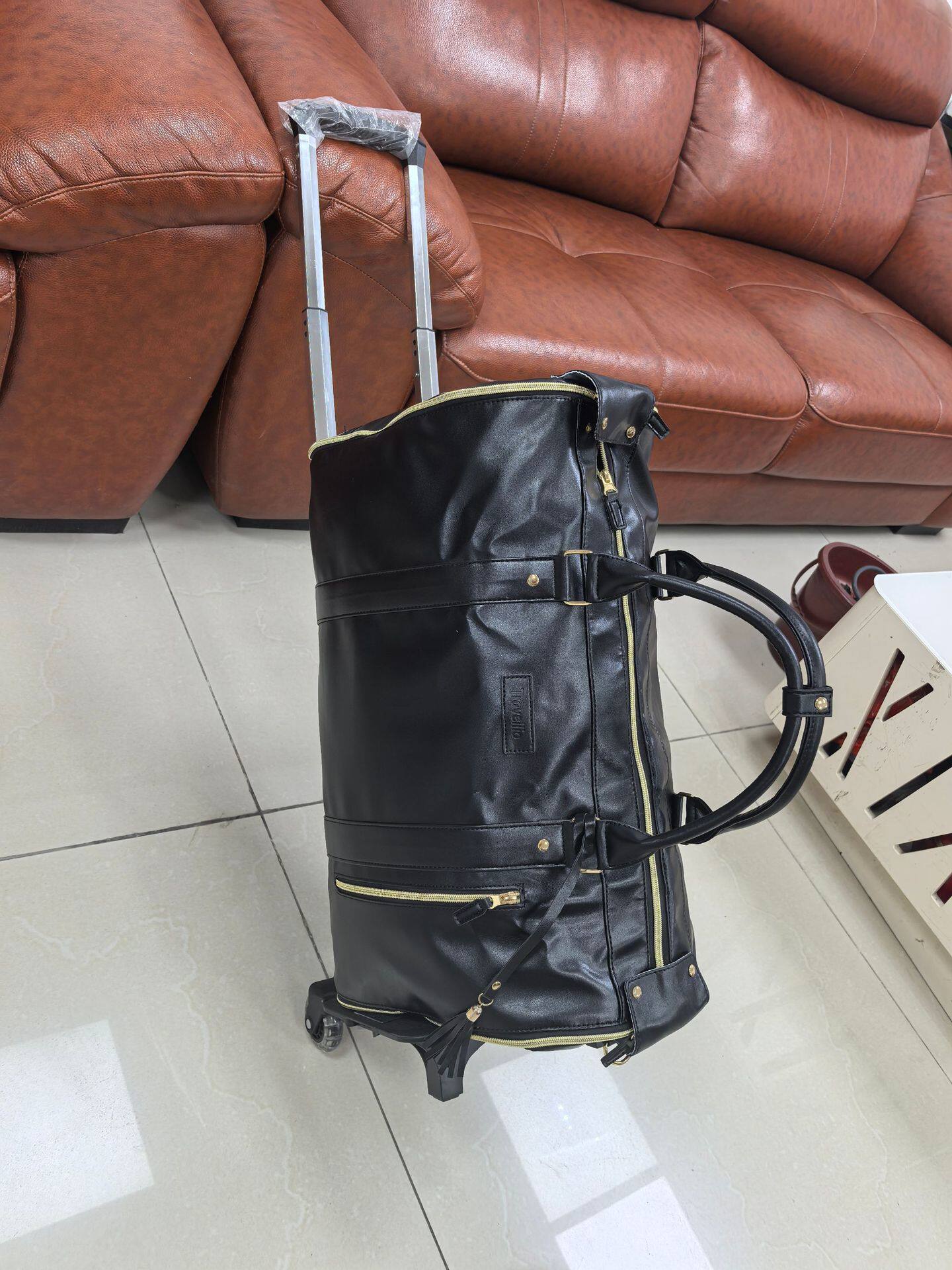 PG5098B-3 mặt da đen tuyền